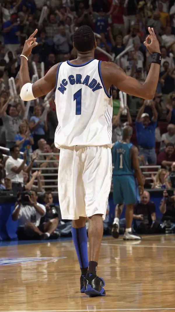 再战发展联盟！赛前杨瀚森与队友一同观看录像（备战发展联盟！杨瀚森赛前与队友一起研究录像）