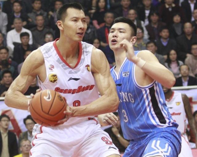 篮球火箭球员连续三场助攻上双（火箭球员连续三战送出两位数助攻）