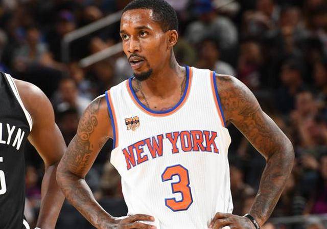 网球ATP年终总决赛：奥热-阿利亚西姆胜兹韦列夫（网球ATP年终总决赛：奥热-阿利亚西姆力克兹韦列夫）